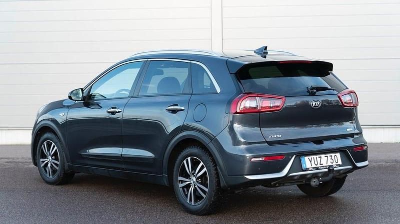 Begagnad Kia Niro Advance 141 HK (103 kW) 2017 Grå SUV