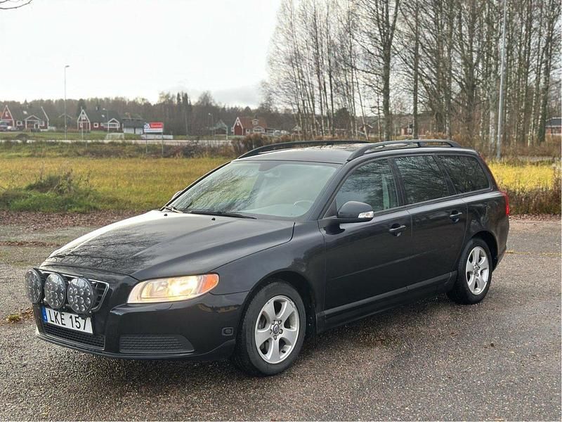 Svart Begagnad 2010 Volvo V70 Kombi | 50 000 kr (Superpris) - Bild 1/4