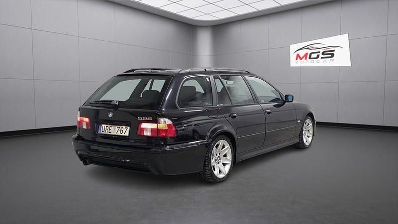 Begagnad BMW 525 M Sport 192 HK (141 kW) 2004 Svart Kombi