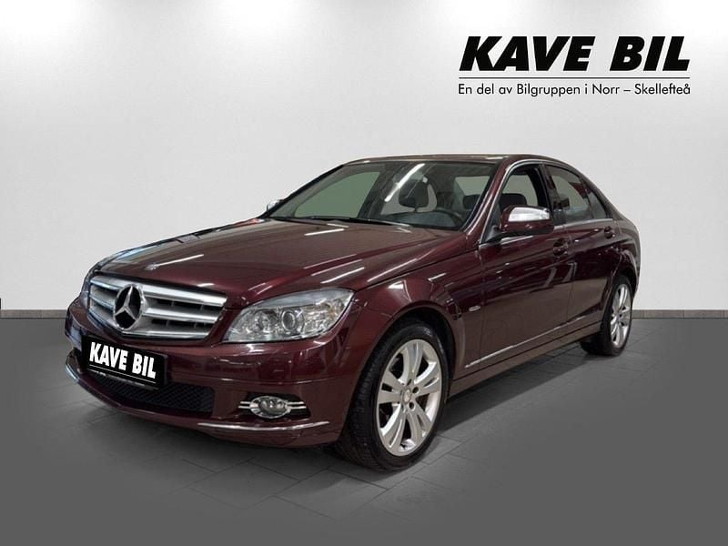 Röd Begagnad 2007 Mercedes C200 Sedan | 119 900 kr (Dyr) - Bild 1/4