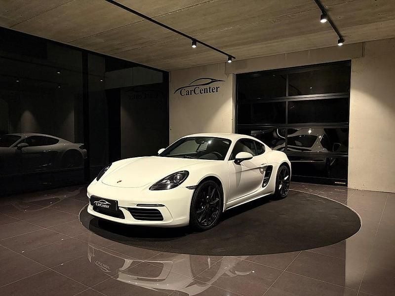 Begagnad Porsche 718 Cayman 301 HK (221 kW) 2019 Vit Sportkupé