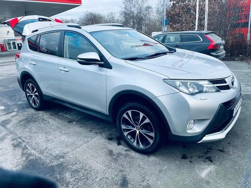 Begagnad 2015 Toyota RAV4 | 140 000 kr (Marknadspris) - Bild 1/4