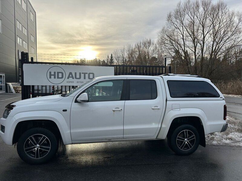 Vit Begagnad 2015 VW Amarok Highline Pickup | 159 900 kr (Marknadspris) - Bild 1/4
