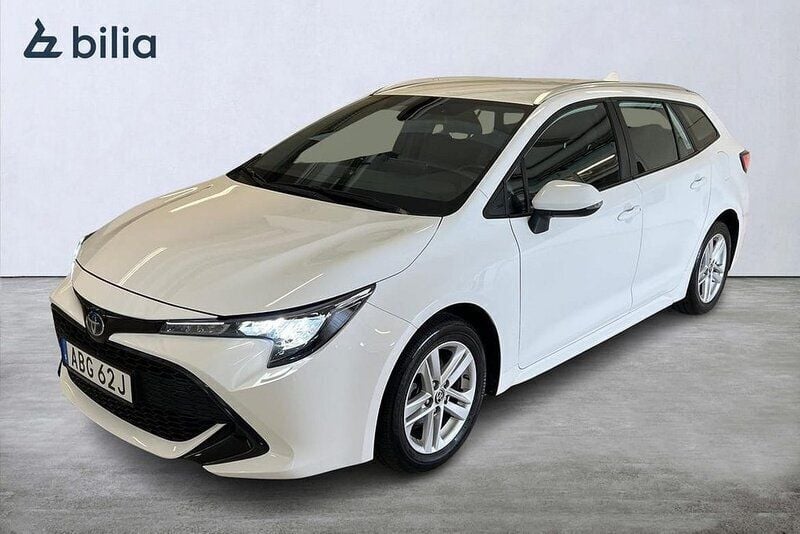 Vit Begagnad 2022 Toyota Corolla Active Kombi | 254 900 kr (Marknadspris) - Bild 1/4