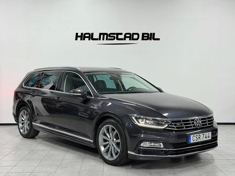 Mörkgrå Begagnad 2018 VW Passat GT Kombi | 224 500 kr (Marknadspris) - Bild 1/4