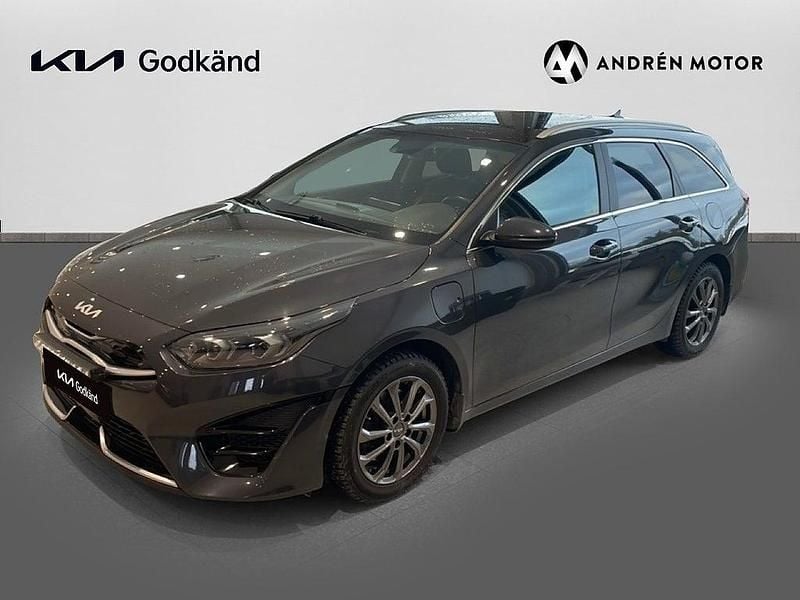 Grå Begagnad 2022 Kia Ceed Sportswagon Advance Kombi | 269 000 kr (Marknadspris) - Bild 1/4