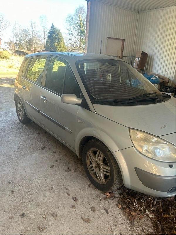 Grå Begagnad 2004 Renault Scénic II Minibuss | 13 500 kr (Bra pris) - Bild 1/3