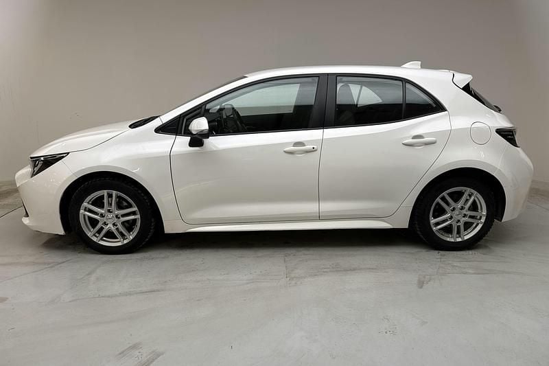 Begagnad Toyota Corolla Active 122 HK (89 kW) 2022 Vit