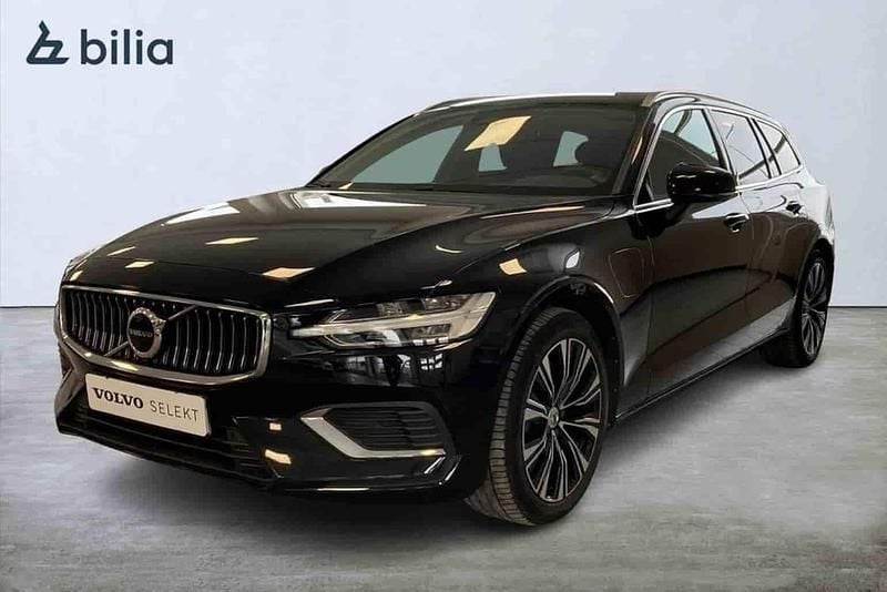 Begagnad Volvo V60 2023 Svart Kombi