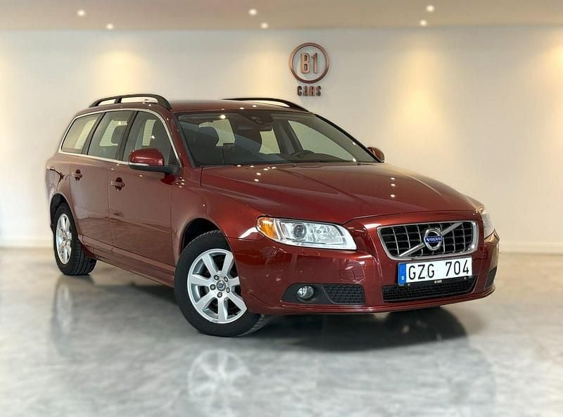 Röd Begagnad 2013 Volvo V70 Momentum Kombi | 94 000 kr (Bra pris) - Bild 1/4
