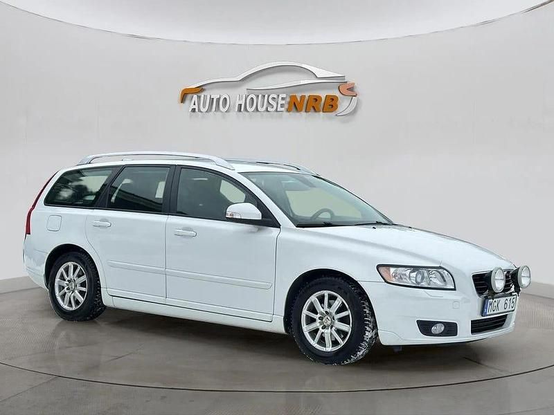 Begagnad Volvo V50 Momentum 116 HK (85 kW) 2012 Vit Kombi