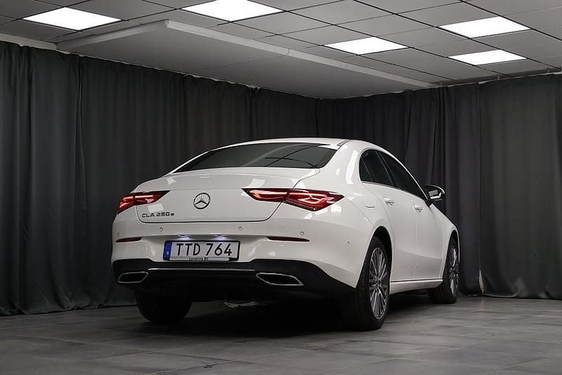 Begagnad Mercedes CLA250e Advanced Plus 160 HK (117 kW) 2022 Vit Sedan