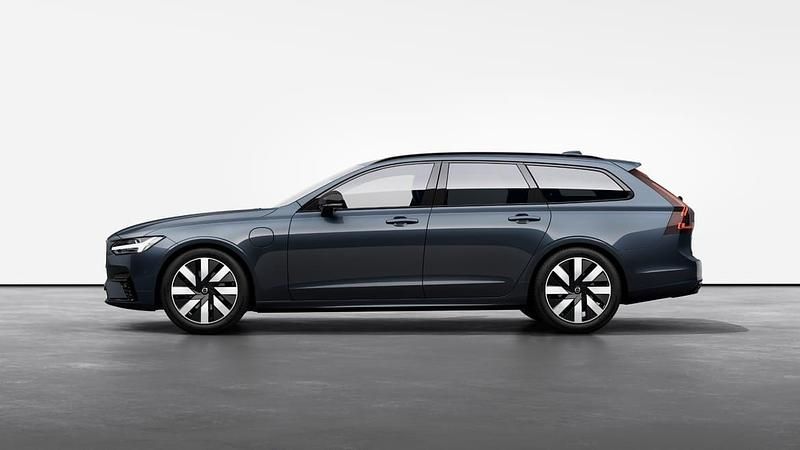 Blå Ny 2025 Volvo V90 Plus Kombi | 585 500 kr - Bild 1/4