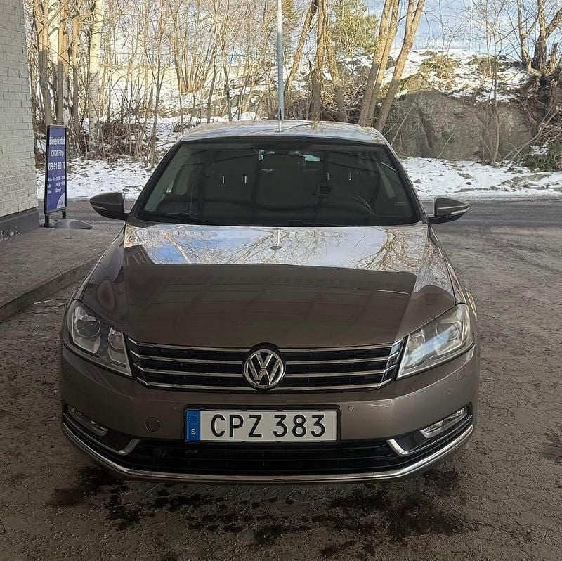 Begagnad VW Passat 150 HK (110 kW) 2012 Ljusbrun metallic
