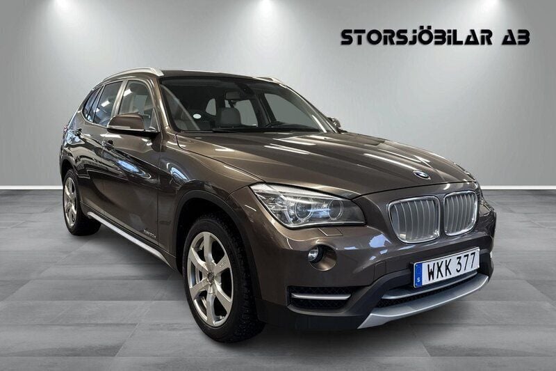Brun Begagnad 2013 BMW X1 xLine SUV | 169 000 kr (Dyr) - Bild 1/4