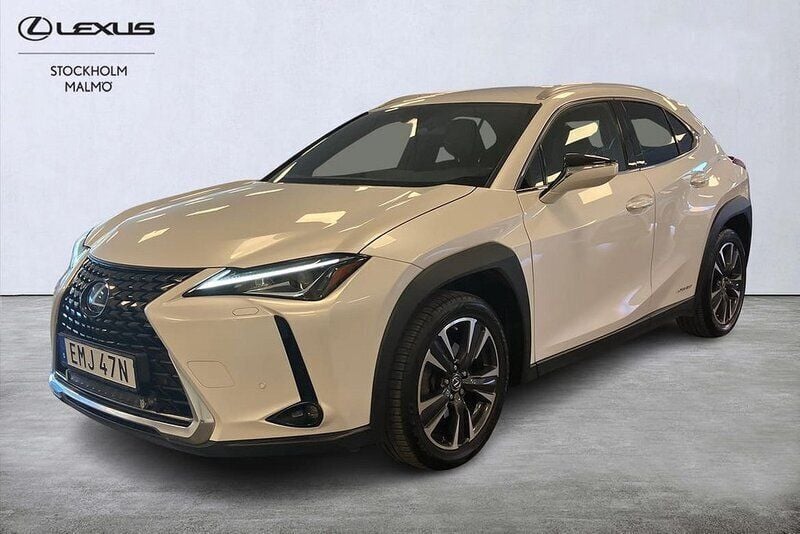 Vit Begagnad 2019 Lexus UX 250h E-FOUR SUV | 269 000 kr (Marknadspris) - Bild 1/4