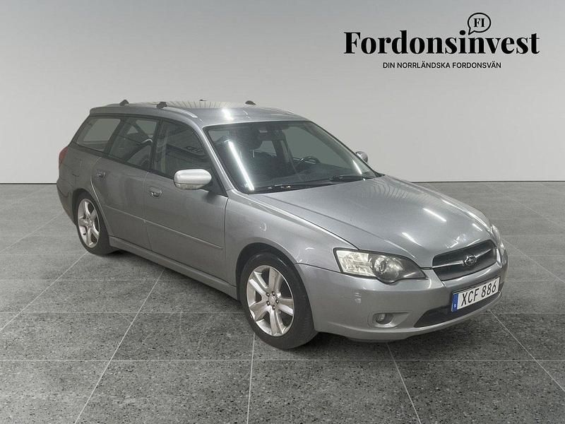 Grå Begagnad 2006 Subaru Legacy Kombi | 39 900 kr (Dyr) - Bild 1/4
