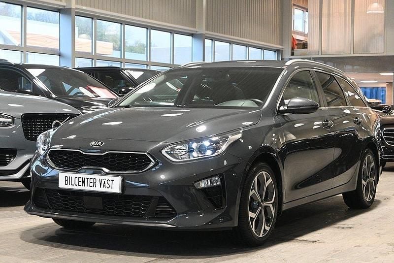 Grå (grå metallic) Begagnad 2020 Kia Ceed Sportswagon Advance Kombi | 209 000 kr (Marknadspris) - Bild 1/4