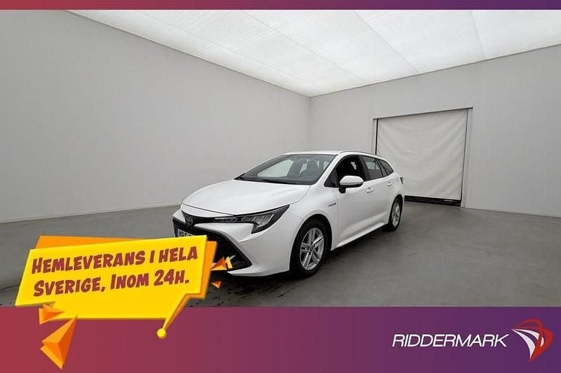 Vit Begagnad 2021 Toyota Corolla Active Kombi | 238 900 kr (Marknadspris) - Bild 1/3