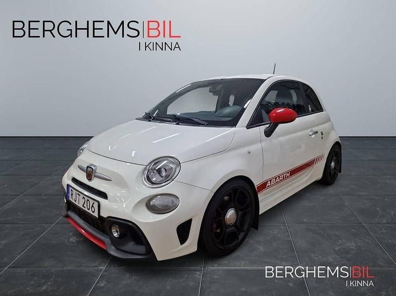 Vit Begagnad 2017 Abarth 595 Sportkupé | 139 900 kr (Marknadspris) - Bild 1/4