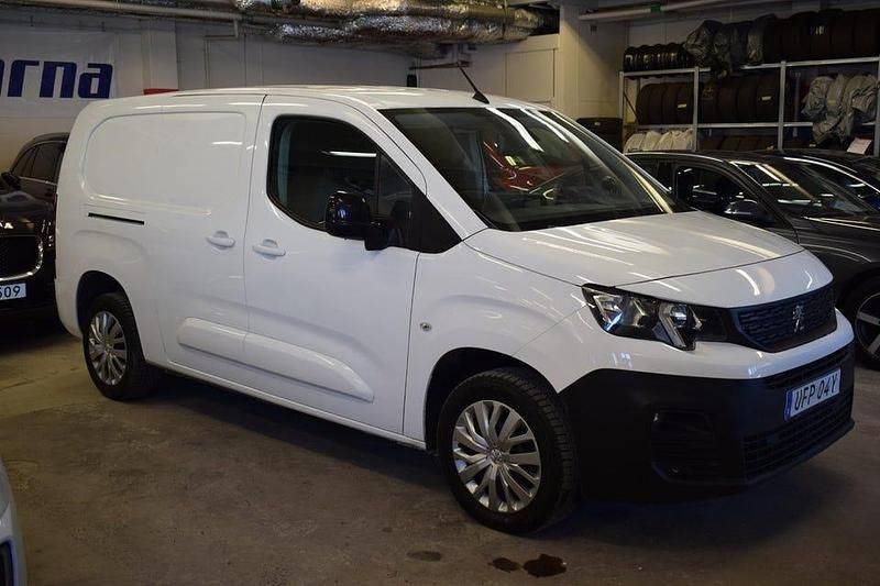 Begagnad Peugeot Partner 131 HK (96 kW) 2021 Vit Minibuss