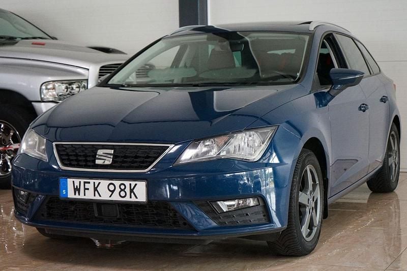 Blå Begagnad 2019 Seat Leon ST Style Kombi | 139 500 kr (Marknadspris) - Bild 1/4