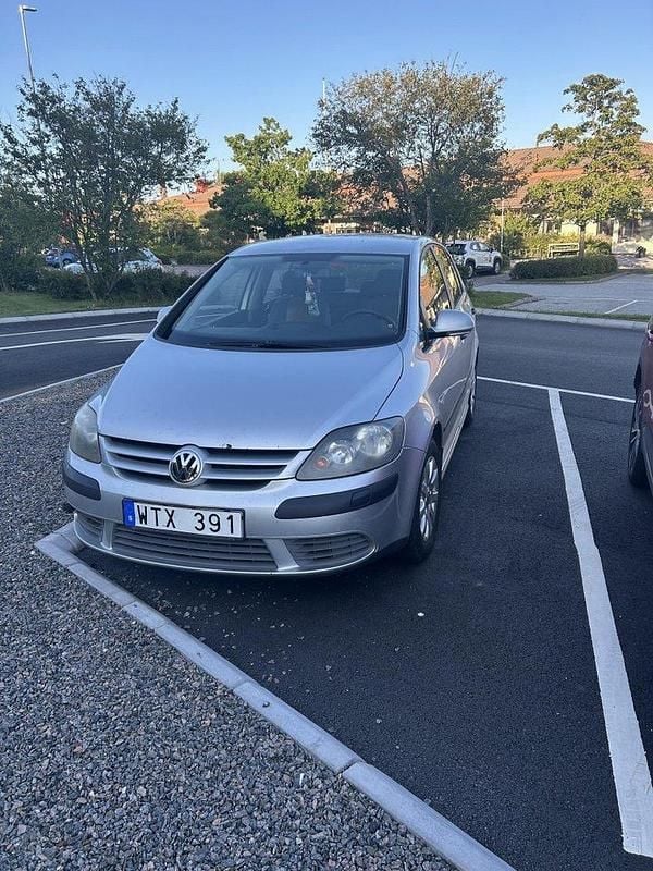 Silver Begagnad 2005 VW Golf Plus Cross Comfortline Minibuss | 15 000 kr (Marknadspris) - Bild 1/2