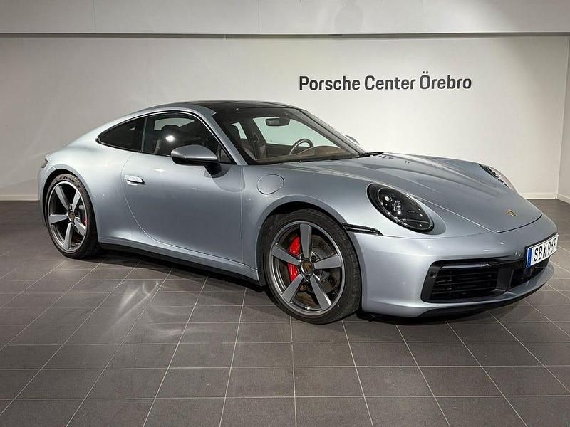 Silver Begagnad 2021 Porsche 911 Carrera 4S Sportkupé | 1 529 000 kr (Marknadspris) - Bild 1/4