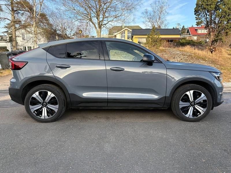 Thunder grey metallic 728 Begagnad 2023 Volvo C40 Plus SUV | 325 000 kr (Bra pris) - Bild 1/4