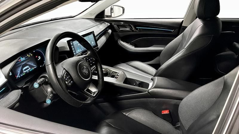 Begagnad MG MG5 EV Long Range Luxury 61 kW (83 HK) 2022 Vit Kombi