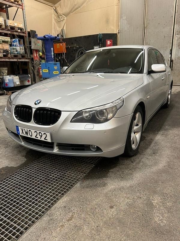 Begagnad BMW 525 218 HK (160 kW) 2006 Sedan