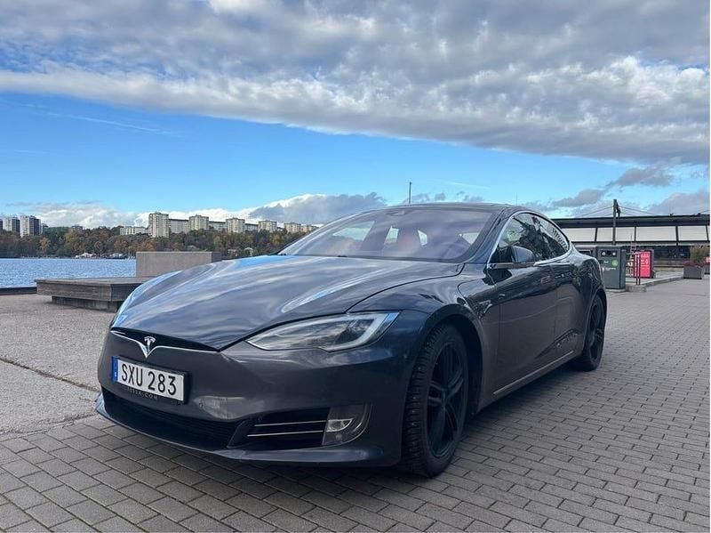 Begagnad 2016 Tesla Model S Halvkombi | 195 000 kr (Marknadspris) - Bild 1/4
