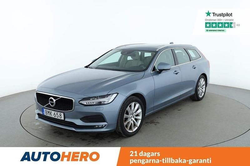 Blå Begagnad 2017 Volvo V90 Momentum Kombi | 188 000 kr (Superpris) - Bild 1/4