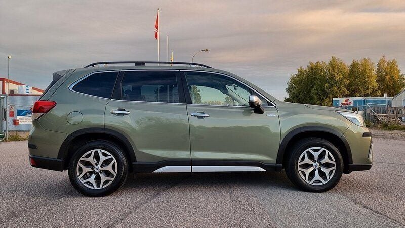 Grön Begagnad 2019 Subaru Forester SUV | 254 800 kr (Marknadspris) - Bild 1/4