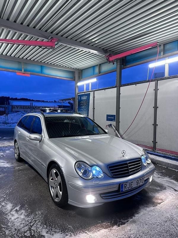 Begagnad Mercedes C320 224 HK (164 kW) 2007