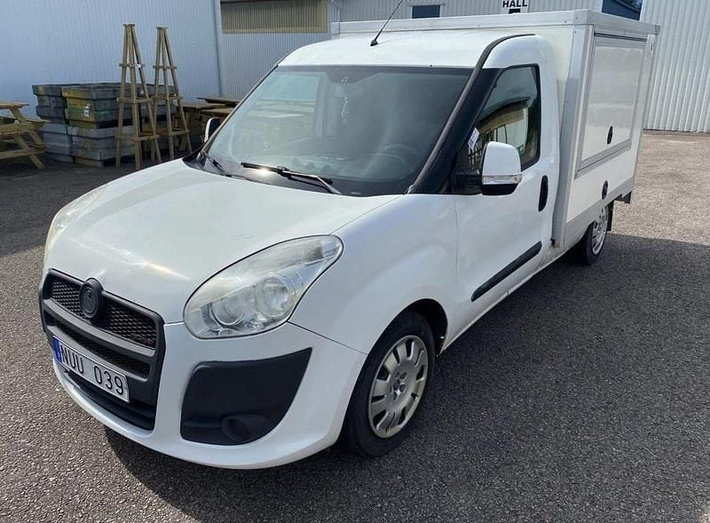Vit Begagnad 2012 Fiat Doblò Minibuss | 56 000 kr (Dyr) - Bild 1/4