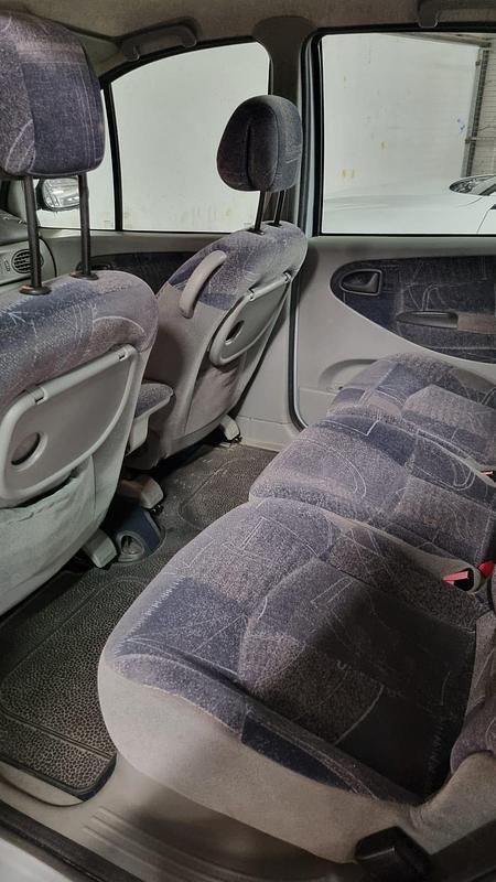 Begagnad Renault Scénic 107 HK (78 kW) 2001 Minibuss