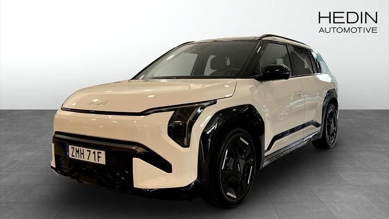 Vit (white) Ny 2025 Kia EV3 GT-Line SUV | 589 300 kr (Lite dyr) - Bild 1/4