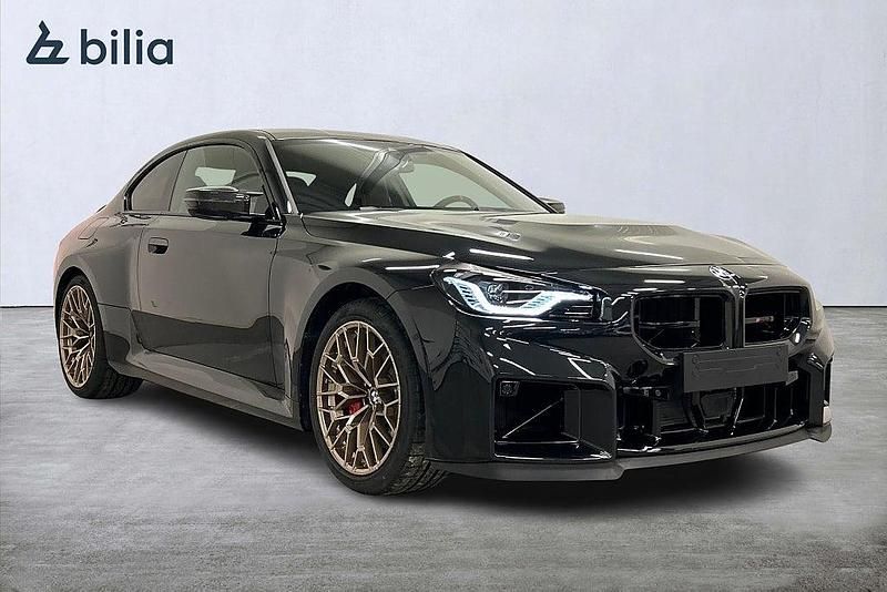 Svart Ny 2026 BMW M2 Sportkupé | 1 306 400 kr - Bild 1/4