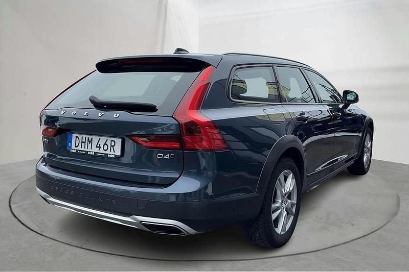Begagnad Volvo V90 CC 190 HK (139 kW) 2019 Mörkblå Kombi