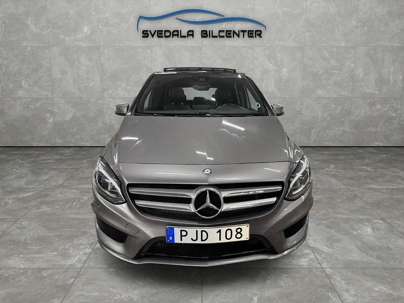 Begagnad Mercedes B180 AMG 109 HK (80 kW) 2017 Mörkgrå Minibuss