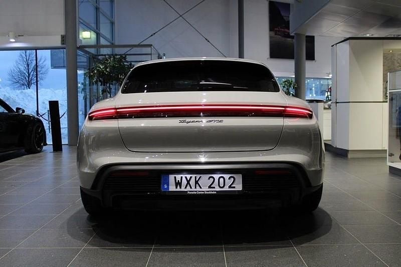 Begagnad Porsche Taycan Sport Turismo 380 kW (517 HK) 2023 Crayon Kombi