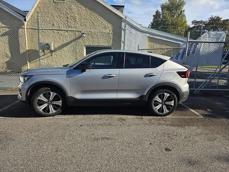 Silver Begagnad 2023 Volvo EC40 Plus SUV | 360 000 kr (Bra pris) - Bild 1/3