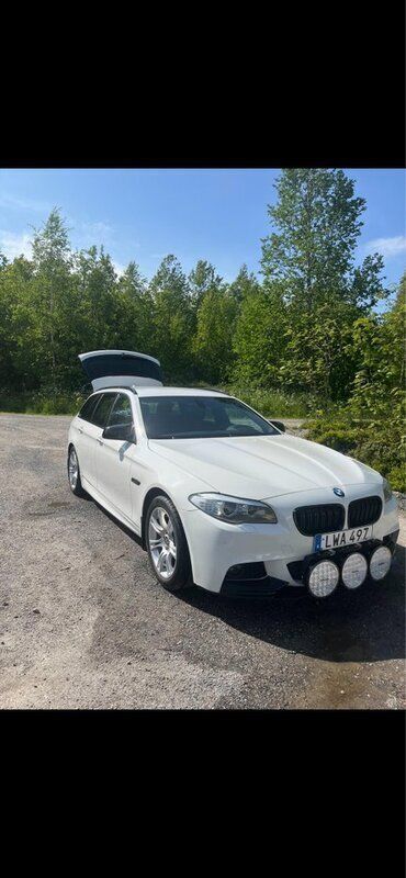 Vit Begagnad 2012 BMW 520 M Sport Kombi | 165 000 kr (Marknadspris) - Bild 1/4