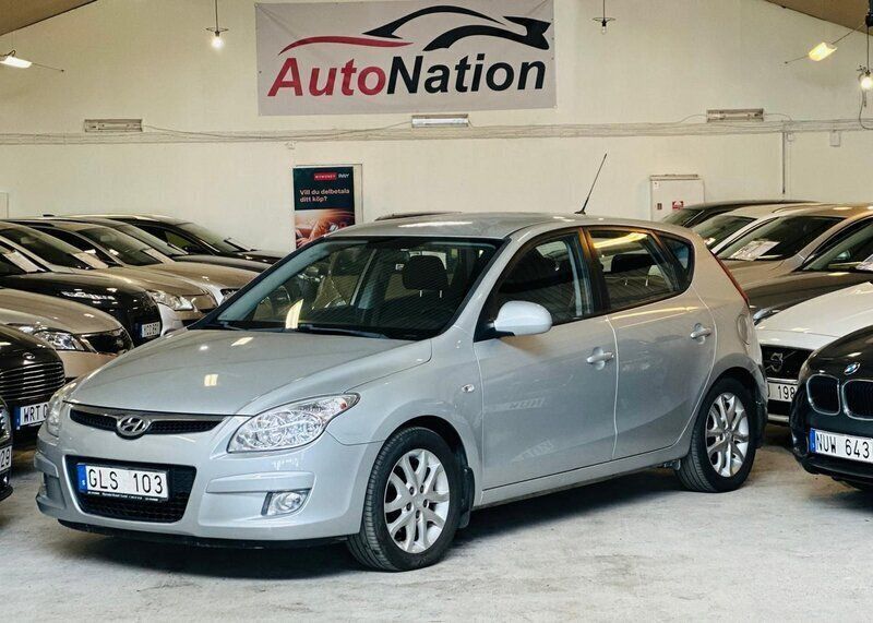 Silver Begagnad 2008 Hyundai i30 Halvkombi | 44 900 kr (Marknadspris) - Bild 1/4