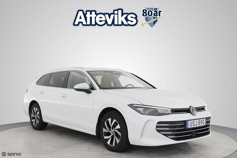 Vit Begagnad 2024 VW Passat Business Kombi | 338 900 kr (Dyr) - Bild 1/3