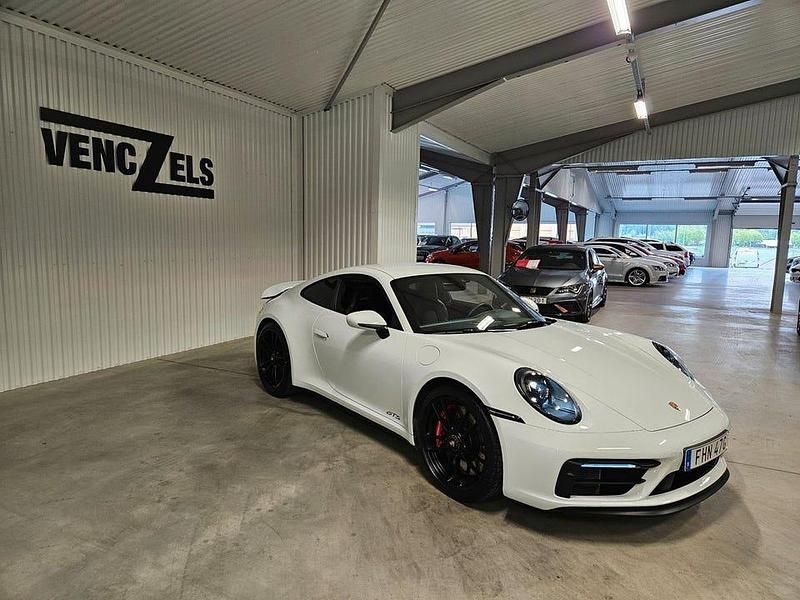 Begagnad Porsche 911 Carrera GTS 480 HK (353 kW) 2022 Vit Sportkupé