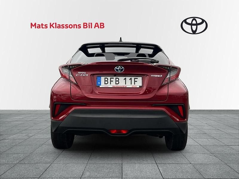Begagnad Toyota C-HR Edition 124 HK (91 kW) 2018 Röd SUV