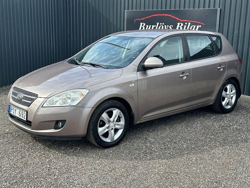 Begagnad Kia Ceed EX 122 HK (89 kW) 2007 Mörkgrå Halvkombi