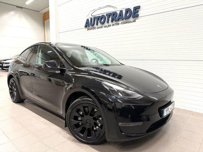 Svart Begagnad 2022 Tesla Model Y Long Range AWD SUV | 369 900 kr (Marknadspris) - Bild 1/4